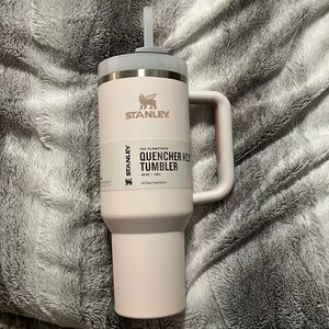 Stanley 40oz the flowstate quencher tumbler. Rose quartz